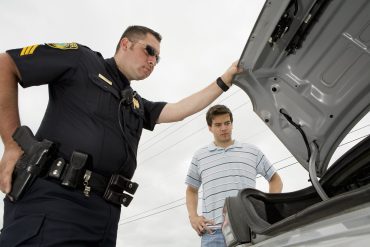przeszukania pojazdu przez policjanta